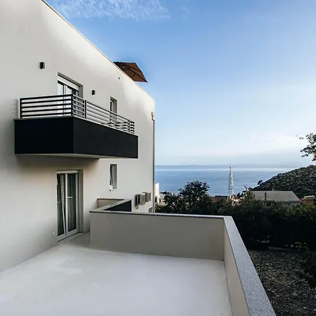 11 Apartment