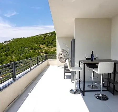 Apartment 11