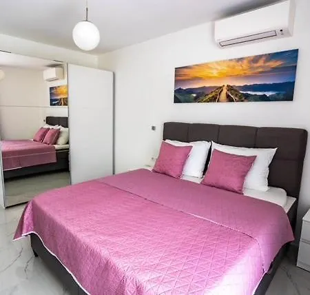11 Apartment *