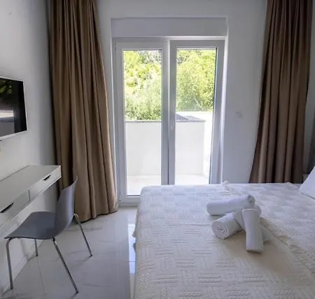 11 Apartment