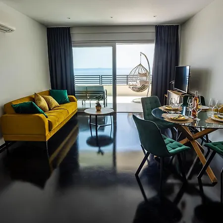 11 Apartment
